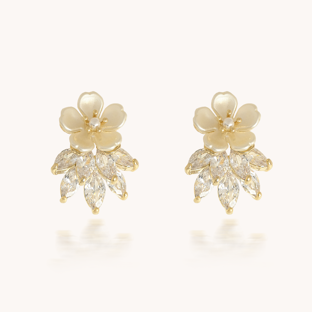 ARETES MAGNOLIA - 8156