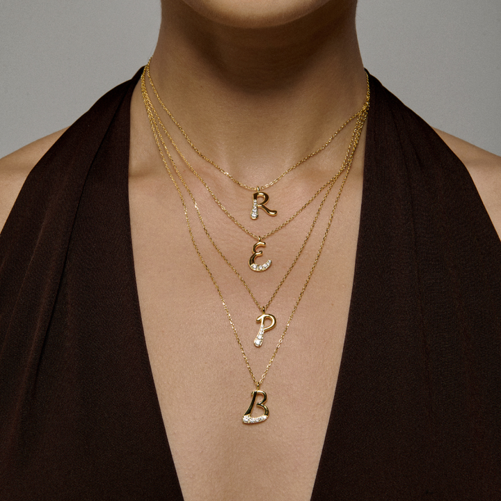 COLLAR INICIAL E