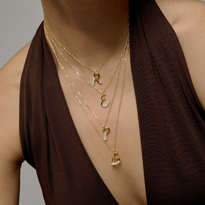 COLLAR INICIAL E