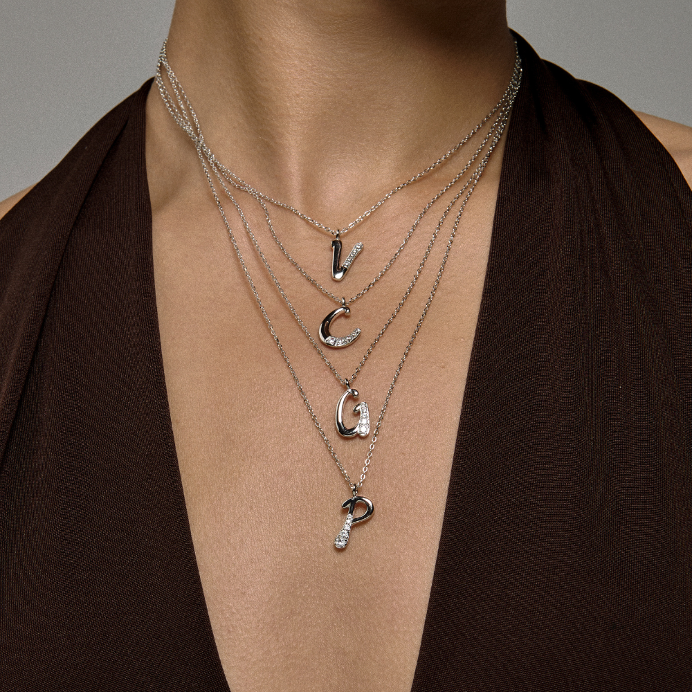 COLLAR INICIAL C