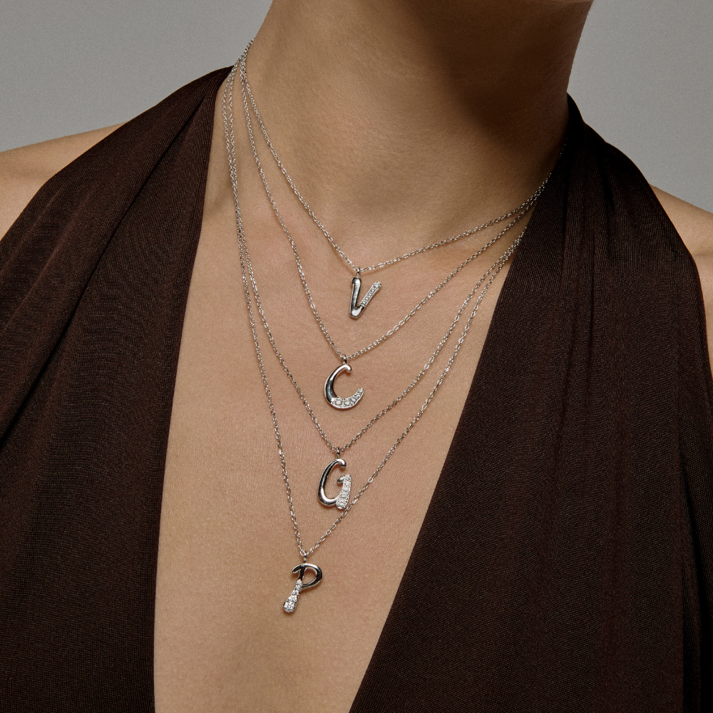 COLLAR INICIAL C